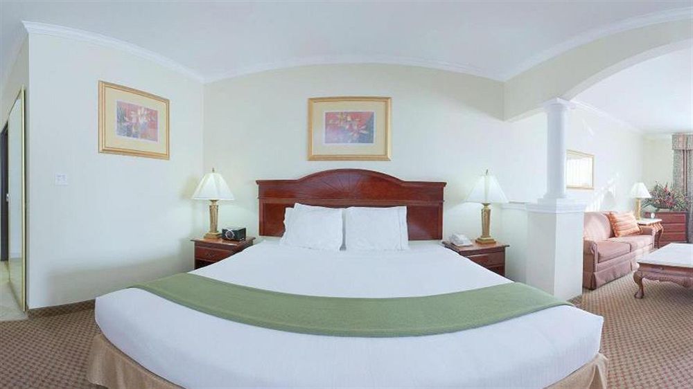 Holiday Inn Express & Suites Houston East By Ihg Εξωτερικό φωτογραφία